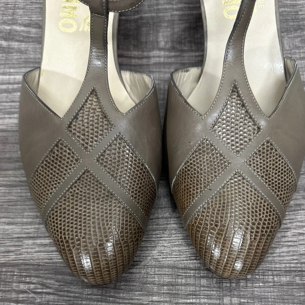 Ferragamo T-Strap Kitten Heels [S6331] - Picture 5 of 13